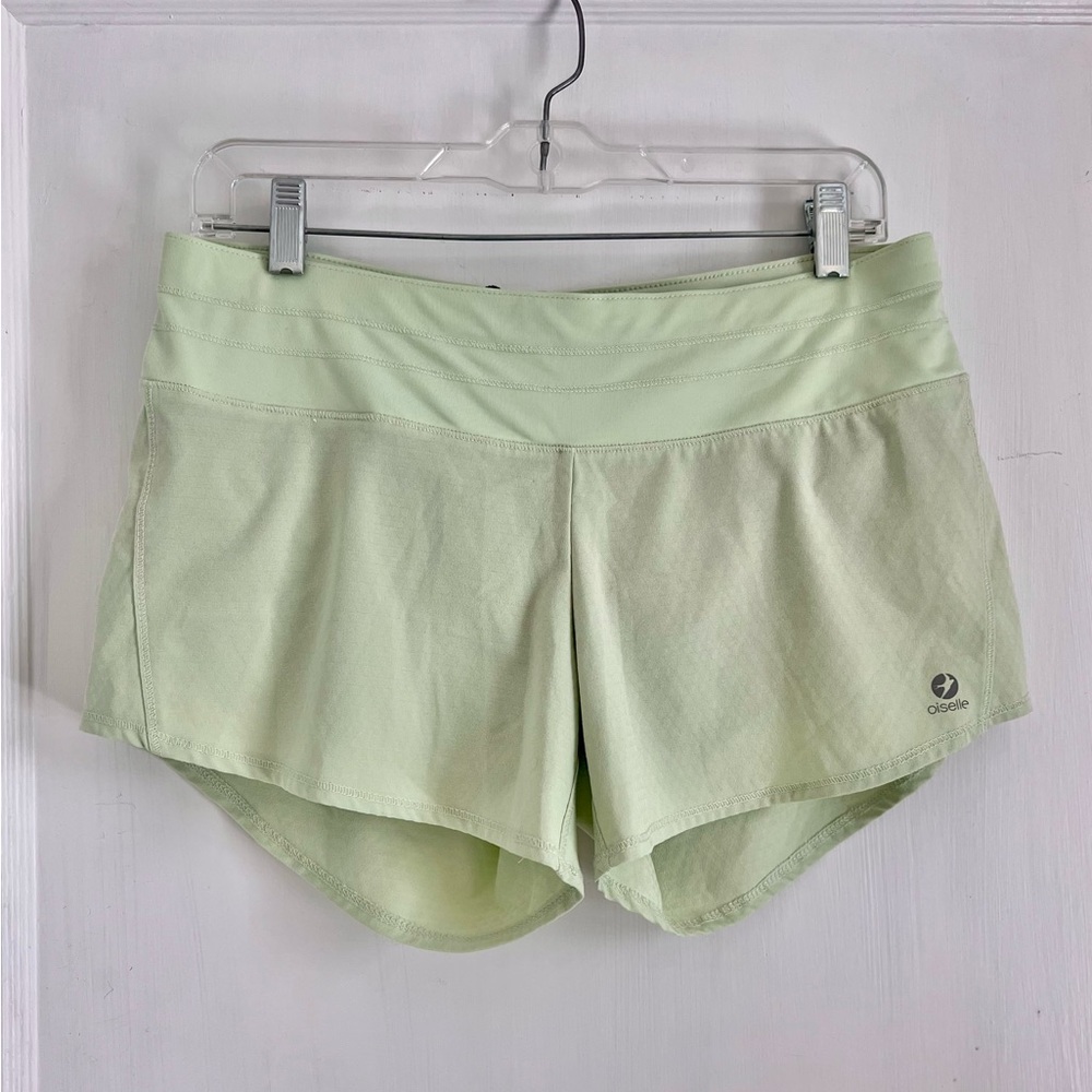 oiselle Spring Green Women's 4” Roga Running Shorts. Size 6